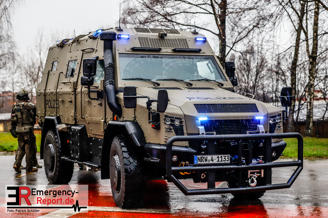 Essen R Ttenscheid Neues Anti Terror Fahrzeug Survivor