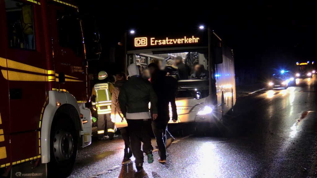 Velbert Neviges Baum St Rzte Auf Oberleitung Zug