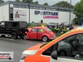Schwerer Unfall: VW Käfer fuhr auf einen Mercedes Geländewagen a Schwerer Unfall: VW Käfer fuhr auf einen Mercedes Geländewagen a