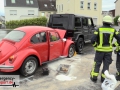 Schwerer Unfall: VW Käfer fuhr auf einen Mercedes Geländewagen a Schwerer Unfall: VW Käfer fuhr auf einen Mercedes Geländewagen a