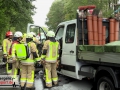 Schwerer Frontalunfall zwischen Kleintransporter und Auto: 4 Per