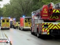 Schwerer Frontalunfall zwischen Kleintransporter und Auto: 4 Per