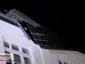 Großer Sturmschaden: Dach der Bürgerhalle Benrath auf 70 Metern
