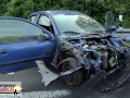 Schwerer Unfall zwischen 2 Autos - Fahrerin schwer verletzt - Ku