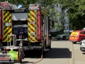 Motorroller brannte vor einem Mehrfamilienhaus in voller Ausdehn