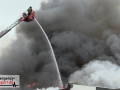 Großeinsatz: Lagerhalle im Vollbrand mit massiver Rauchentwicklu