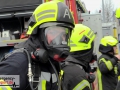 Großeinsatz: Lagerhalle im Vollbrand mit massiver Rauchentwicklu