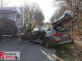 20.01.2026_Neuss_Frontalunfall_PKW_gegen_LKW_eingeklemmt_lebensgefahr