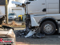20.01.2026_Neuss_Frontalunfall_PKW_gegen_LKW_eingeklemmt_lebensgefahr