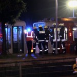 Person unter U-Bahn an der Haltestelle „Ehrenhof / Tonhalle“