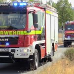 Feuerwehr löschte Flächenbrand am Rheinufer – Brandausbreitung verhindert