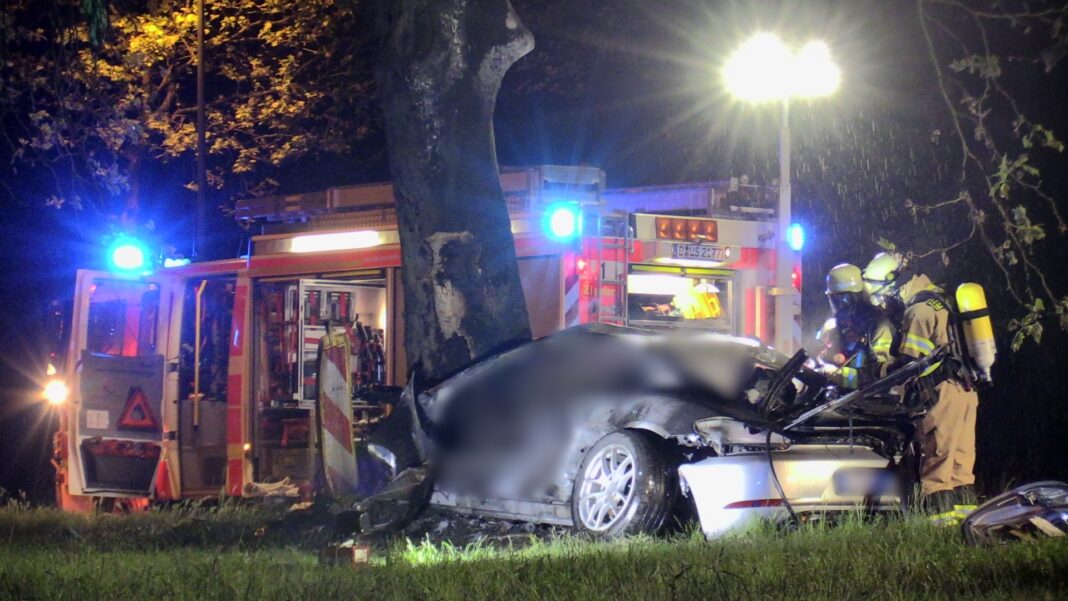 23.05.2021 Düsseldorf Bilk Tödlicher Unfall Porsche